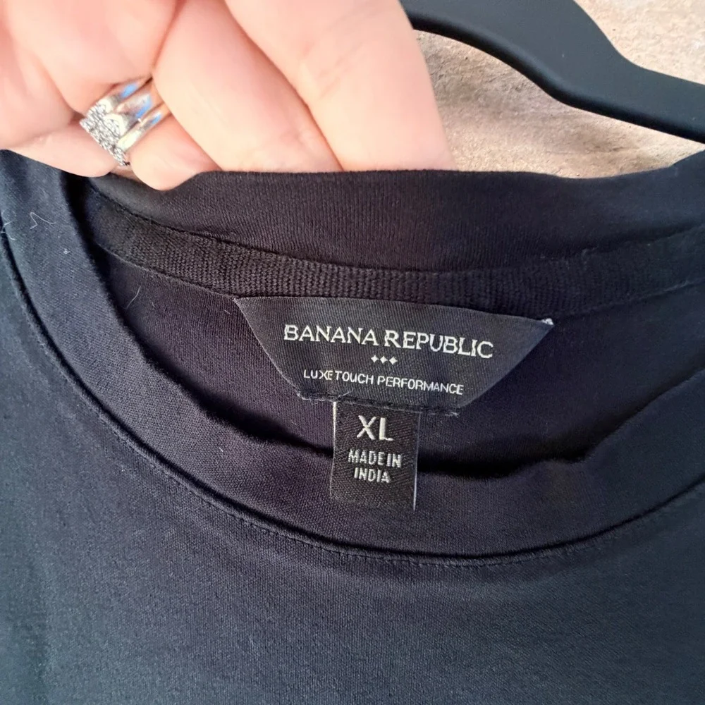 Banana Republic Mens XL T-Shirt Luxe Touch Performance Black Short Sleeve Cotton